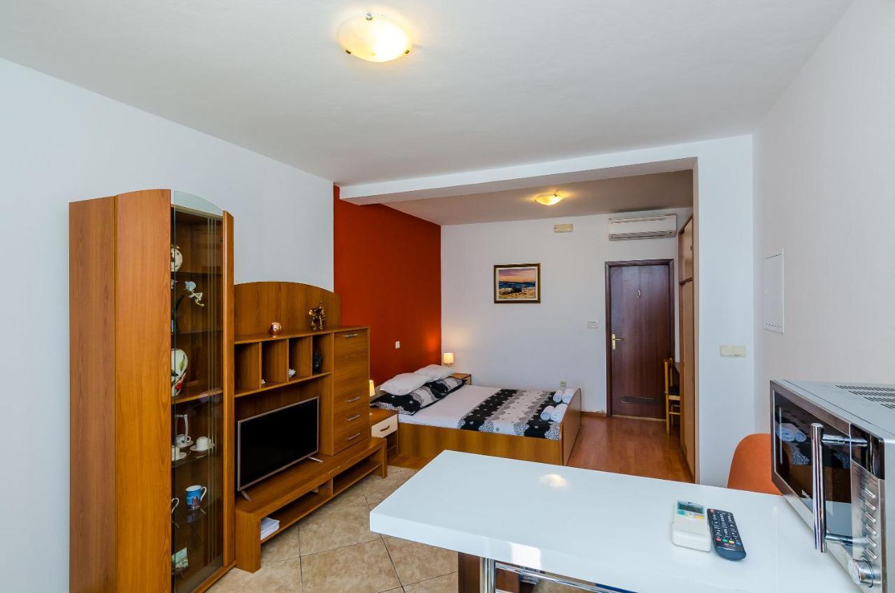 Apartments Kanjuo By The Sea Mlini Exterior foto